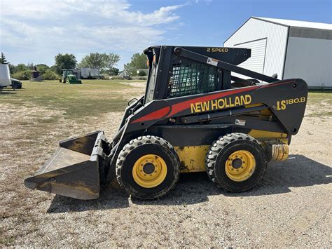 New Holland LS180B, LS185B, LS190B Skid Steer 